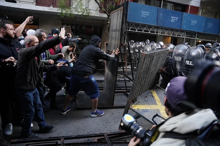 Incidentes en las inmediaciones de la casa de CFK