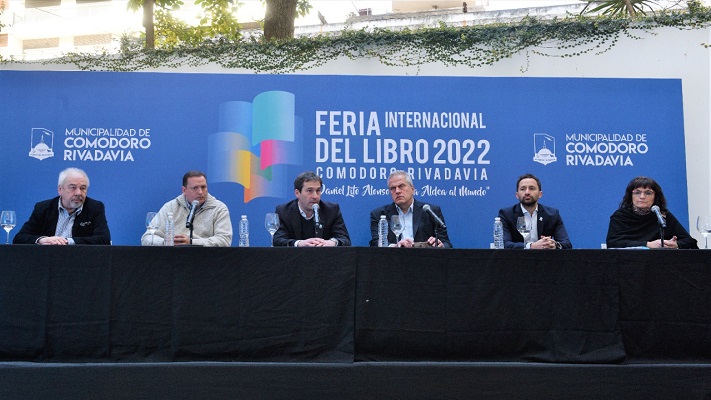 Luque presentó en Buenos Aires la Feria Internacional del Libro 2022