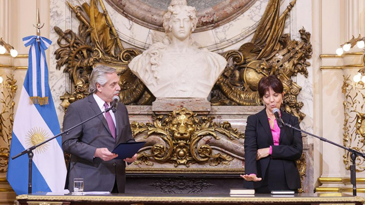 El Presidente le tomó juramento a Marcó del Pont