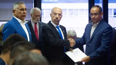 El embajador argentino en Venezuela recibió al chavista que insultó a Alberto Fernández