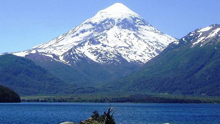 Revocaron decisión de declarar al volcán Lanín como “sitio sagrado mapuche”
