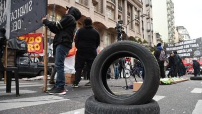 conflicto, Diálogo, Ministerio de Trabajo, negociaciones, Neumáticos, Sutna