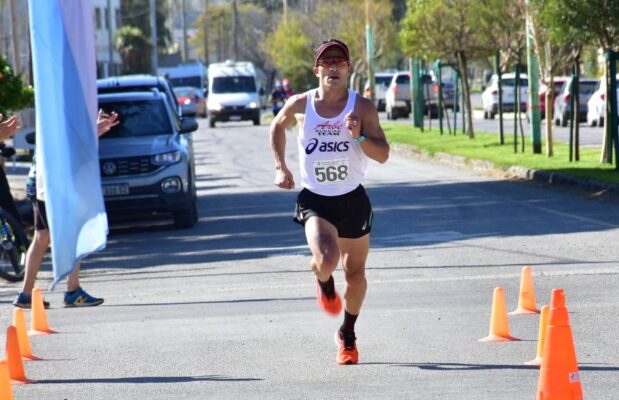 Joaquín Arbe listo para el Maratón de Sevilla