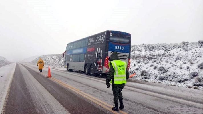 Gendarmería brindó asistencia vial ante las intensas nevadas en la Ruta 3