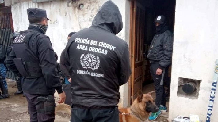 Detuvieron a una persona y secuestraron 30 dosis de cocaína en Esquel