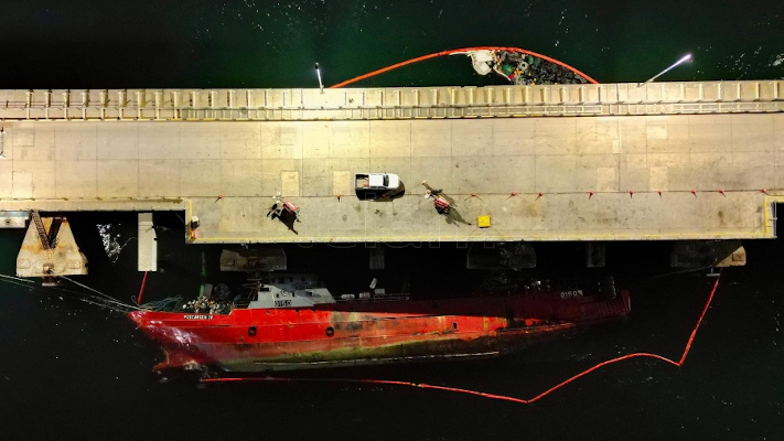 Madryn: el buque Pescargen IV continúa hundido e impide que opere el Sitio 4 del Muelle