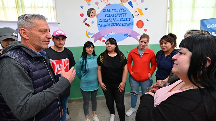 Arcioni firmó el inicio de obra del SUM de la Casa del Niño de Comodoro Rivadavia