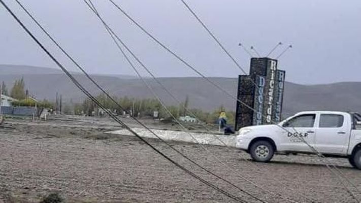 El viento dejó sin energía a cuatro localidades del interior chubutense
