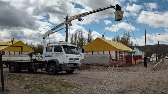 Reestablecen la energía en Ricardo Rojas, tras el temporal que afectó las líneas