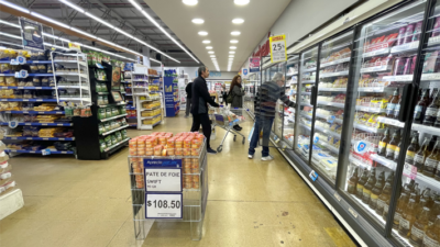 Ventas en supermercados y mayoristas cayeron hasta 11,4% en febrero
