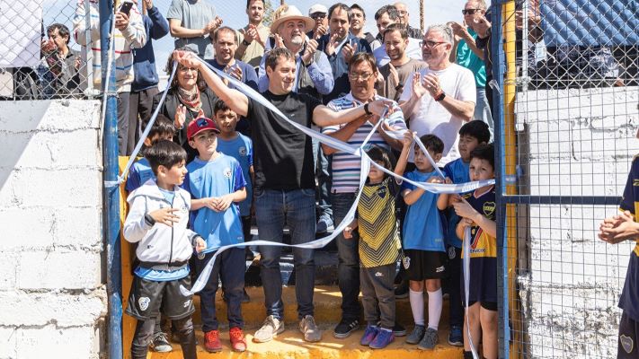 Con el apoyo del Municipio, el Club Talleres Juniors inauguró la remodelación de su cancha