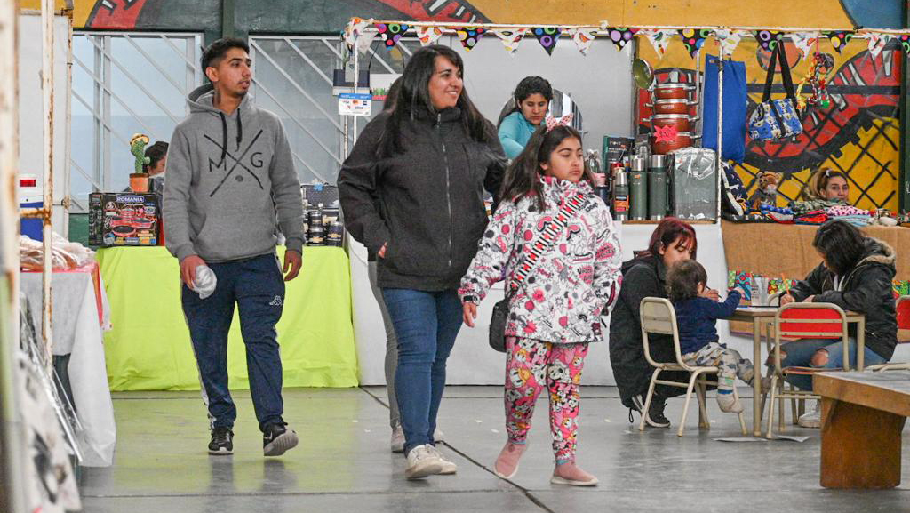 Convocan a productores y artesanos de El Doradillo