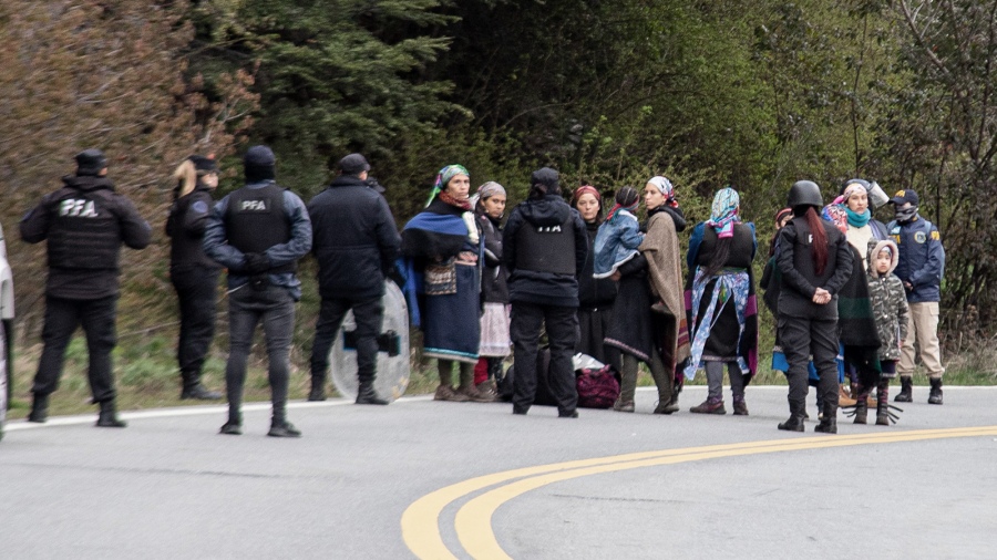 Trasladarán a Bariloche a las cuatro mujeres detenidas en Villa Mascardi