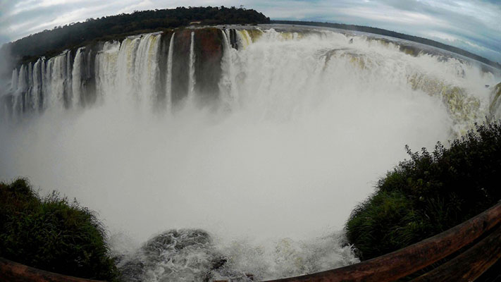 Por las crecidas debieron cerrar el Parque Nacional Iguazú