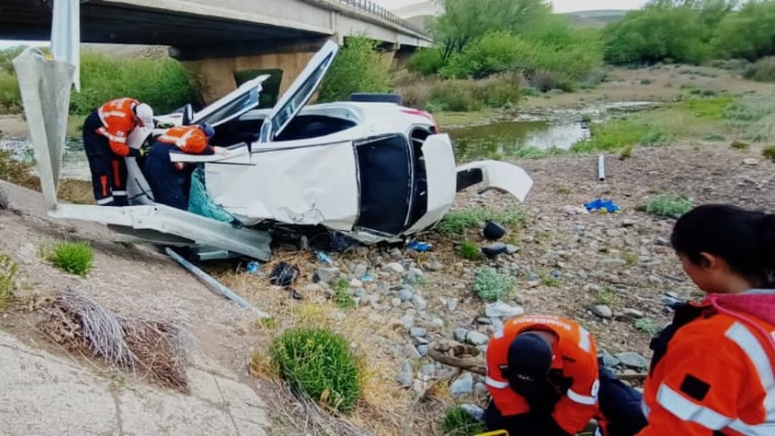 Un muerto y tres heridos en un vuelco