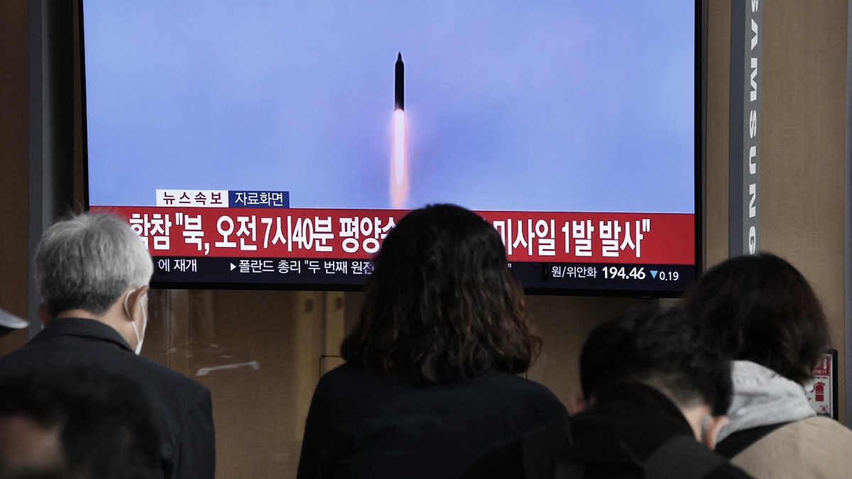 Corea del Norte elevó la tensión regional al lanzar un misil intercontinental