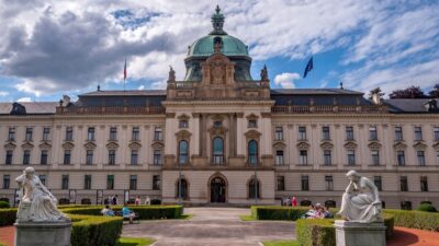 República Checa gravará el 60% de las rentas extraordinarias de bancos y energéticas