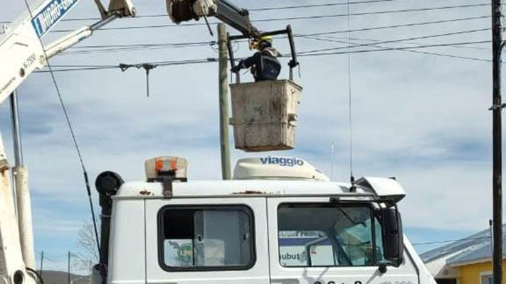 Provincia optimiza el sistema eléctrico de Colán Conhué y Aldea Epulef