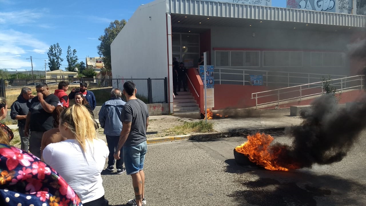 Confirman que separaron del cargo al docente acusado por presunto abuso a menores