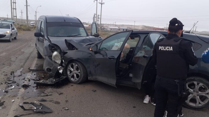 Comodoro Rivadavia: Zigzagueaba por la ruta y chocó de frente