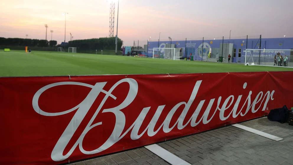 Budweiser se pronunció tras prohibición de venta de cerveza en estadios de Qatar