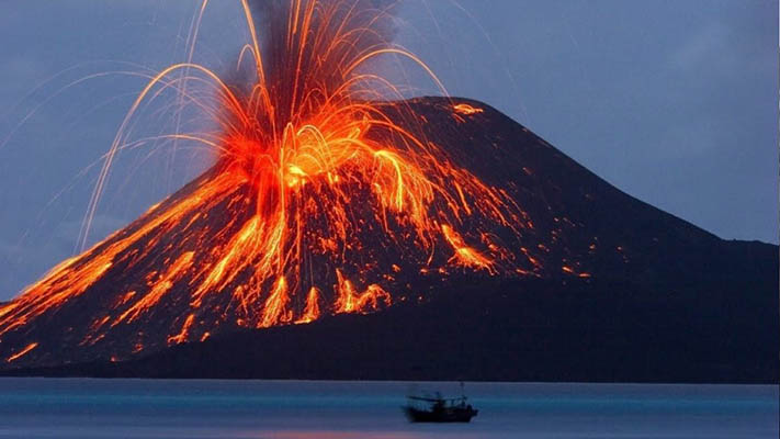 Entró en erupción el volcán más grande de todo el mundo