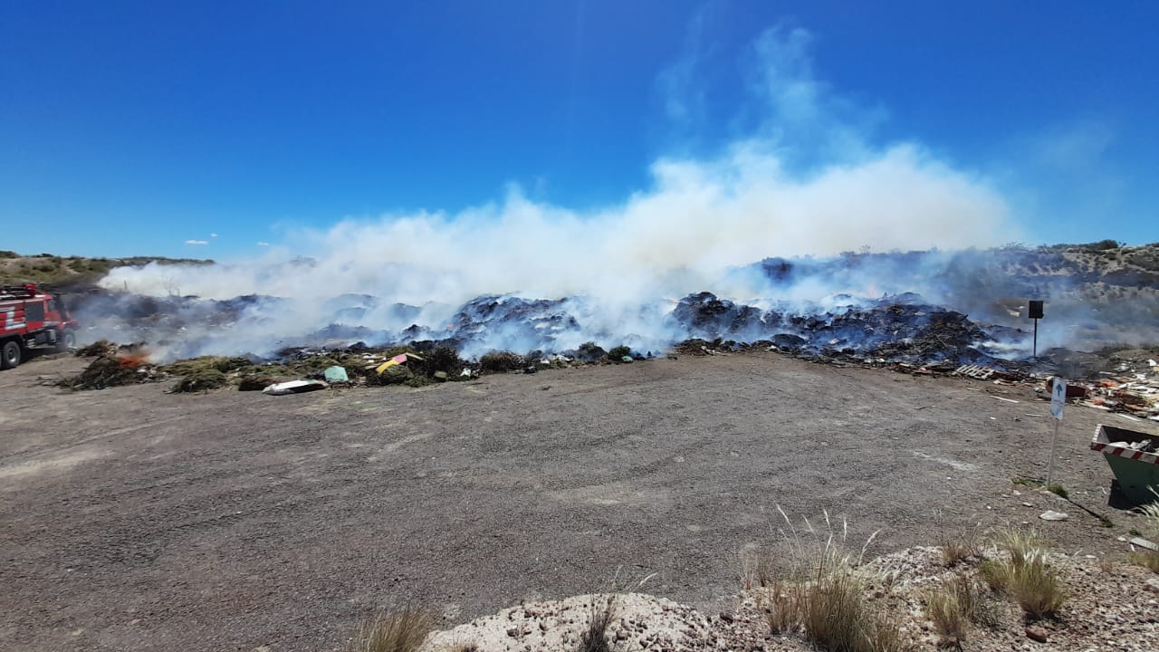 Incendio en el Punto Limpio de Puerto Madryn