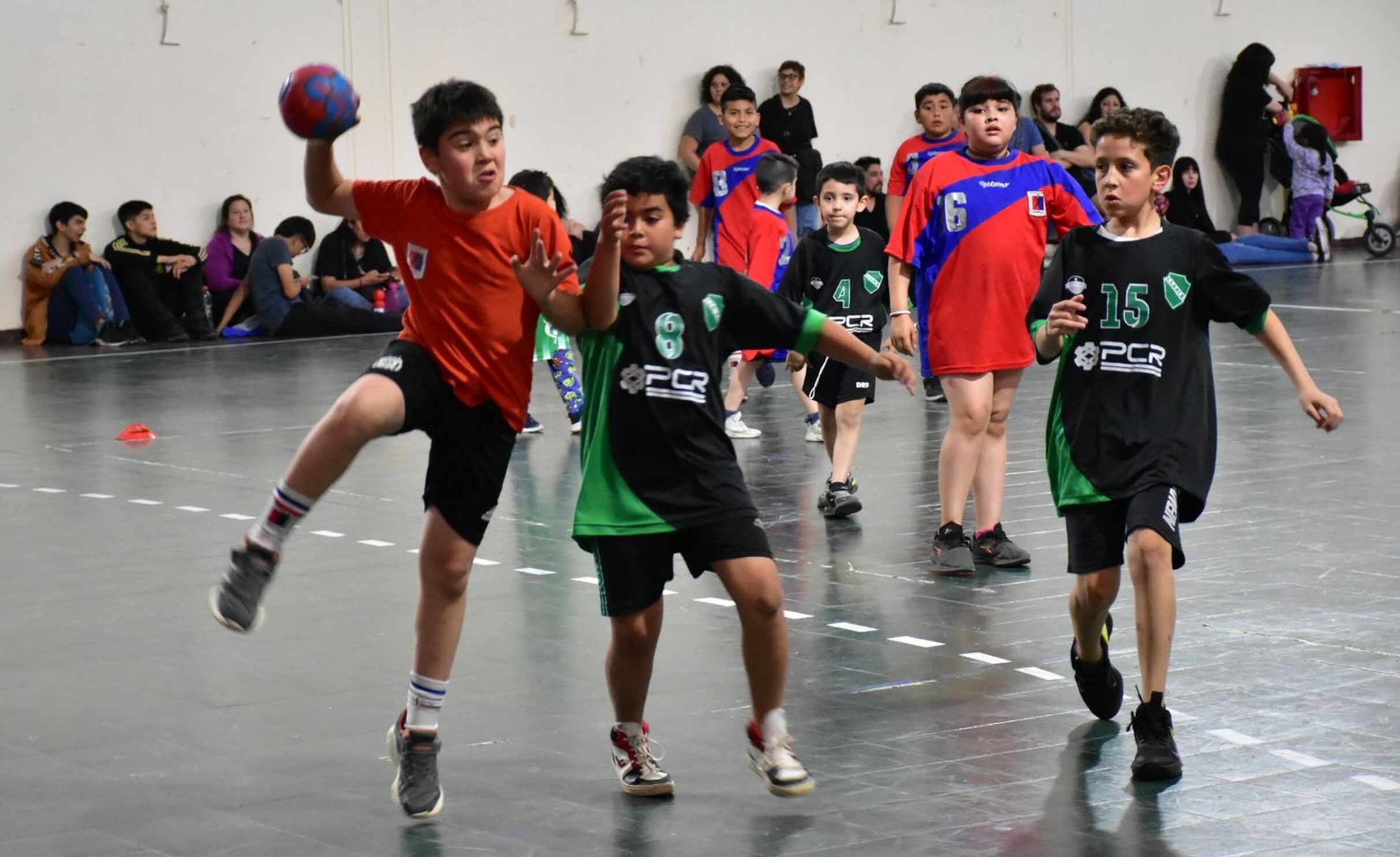 El handball infantil despidió el año en kilómetro 5
