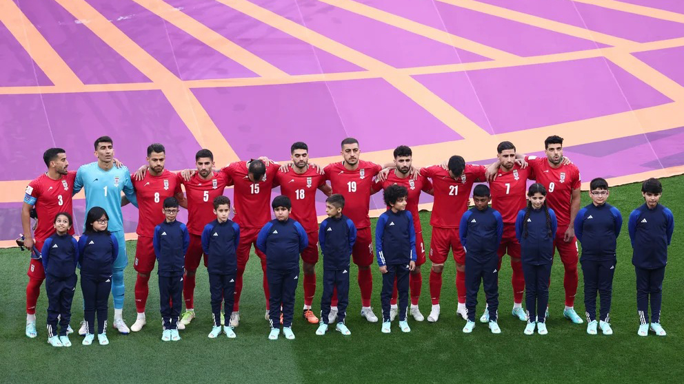 Los jugadores de Irán no cantaron el himno en el partido contra Inglaterra en respaldo a las protestas contra el régimen