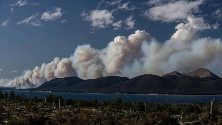 El incendio forestal en Tierra del Fuego está contenido pero no controlado