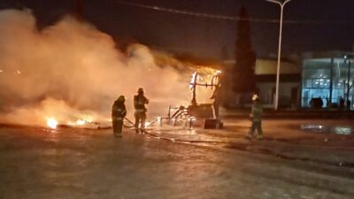Incendio destruyó el Ecopunto del muelle Piedra Buena