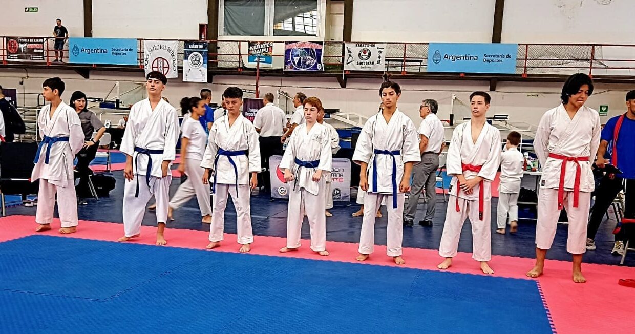 Destacada actuación de chubutenses en el Nacional de Karate