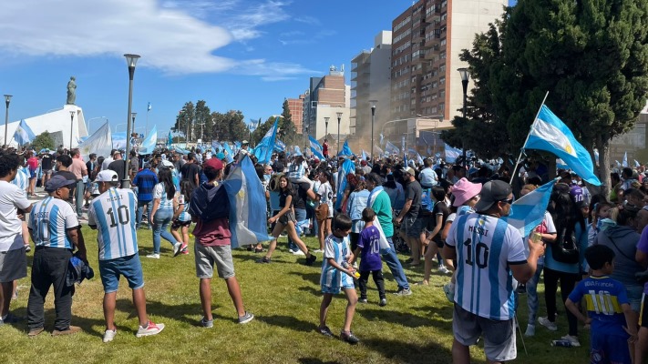 Las calles se vistieron de celeste y blanco