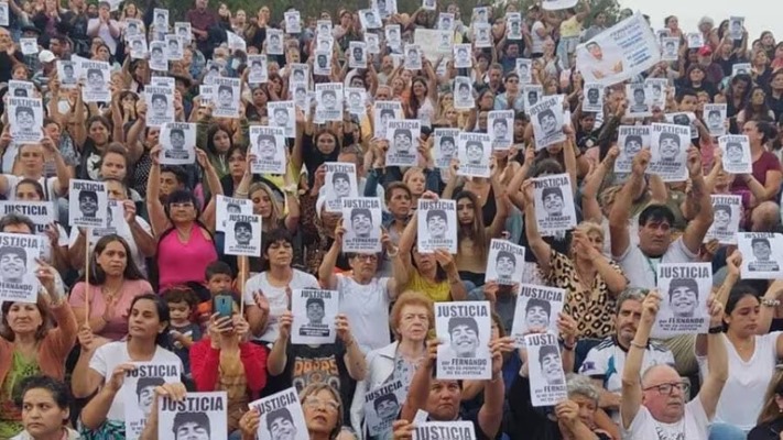 Cientos de personas en el homenaje a Fernando Báez Sosa en Dolores
