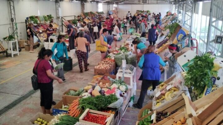 FERIA PASEO TRELEW PRIMERO, frutas, SABADOS, Sociedad Rural, TRELEW, VERDURAS