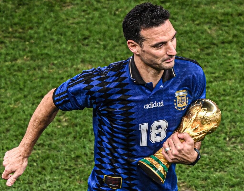 A través de la IFFHS, Lionel Scaloni fue elegido como el mejor DT del 2022