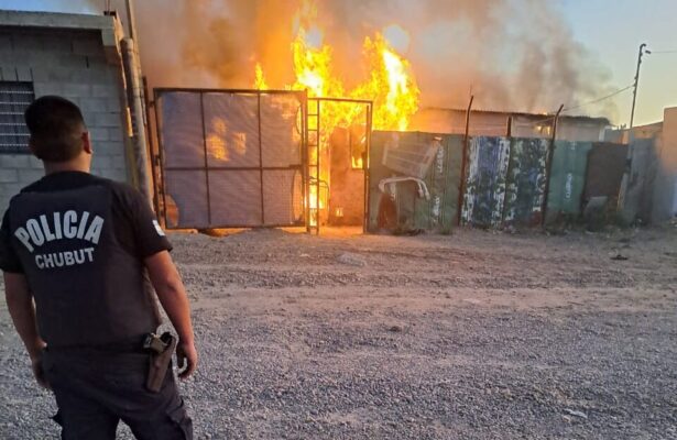 Comodoro Rivadavia: Rescatan a una familia de una vivienda que se prendía fuego