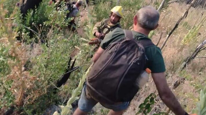 El Hoyo: Bomberos rescataron a turistas extraviados en la montaña