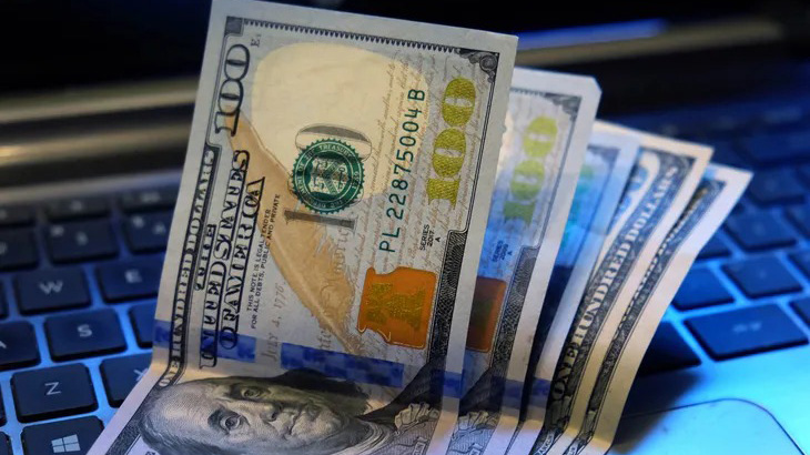 El dólar blue se dispara $5 y supera por primera vez los $380