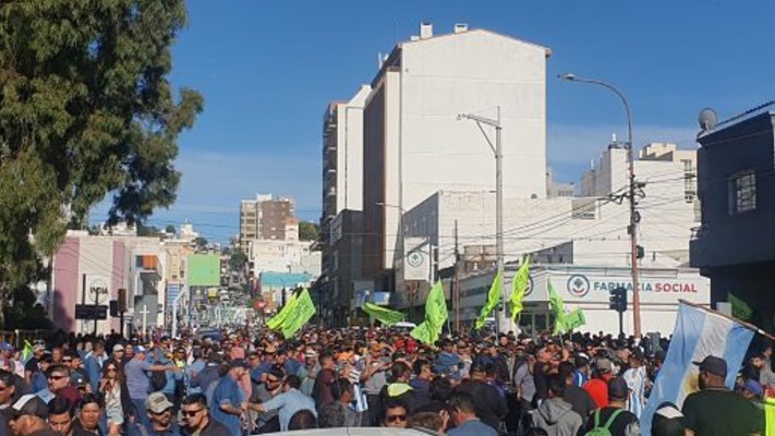 UOCRA y Camioneros marchan por la normalización de la CGT