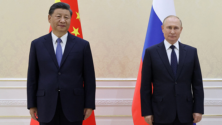 El régimen chino estrecha sus lazos con Rusia mediante el envío de equipos militares