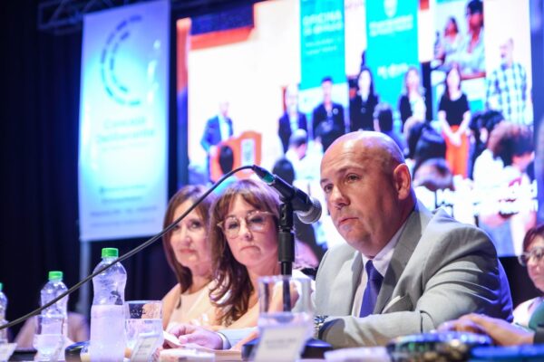 discurso, Madryn, obras, REELECCIÓN, Sastre