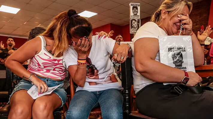 Festejos, gritos e insultos tras la condena de los rugbiers en Dolores