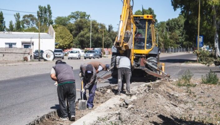Rawson: Reparan la Avenida Antártida Argentina