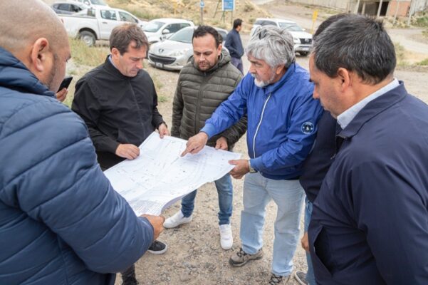 Supervisaron los avances de la red eléctrica en Gesta de Malvinas
