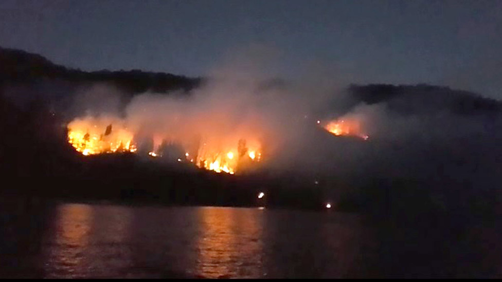 Incendio forestal al norte del lago Cholila