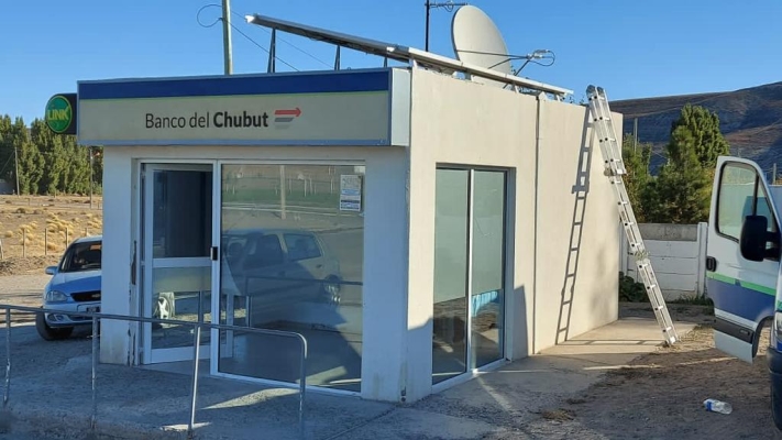 Banco del Chubut colocó paneles solares en 23 cajeros del interior