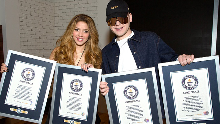 Bizarrap se presentó con Shakira en el show de Jimmy Fallon y fue reconocido con 4 Récords Guinness
