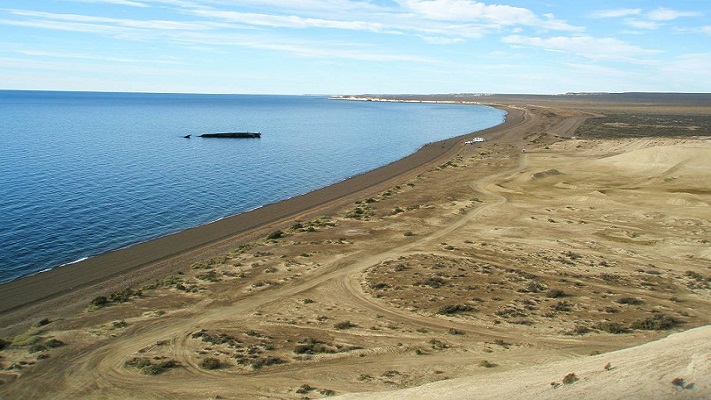 Rellenarán pozos en Playa Paraná para generar más lugares de estacionamiento