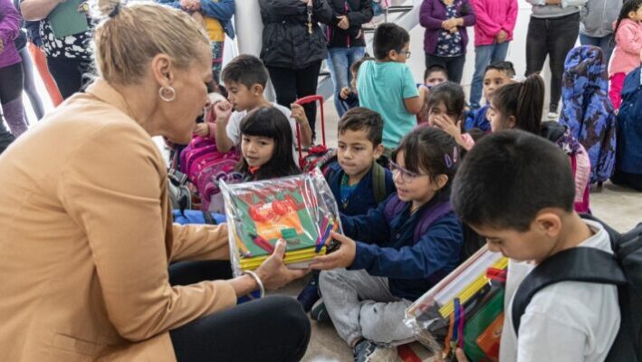 Comodoro Rivadavia, Escuela Municipal, KITS ESCOLARES